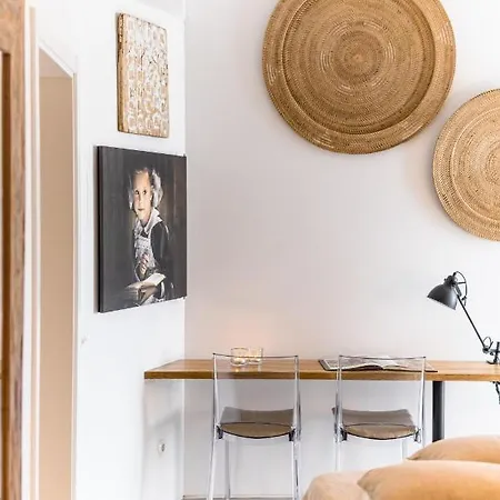 Colegio Charm House * 塔维拉