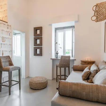 Colegio Charm House