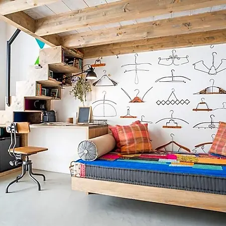 Colegio Charm House