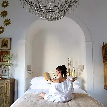 Colegio Charm House تافيرا